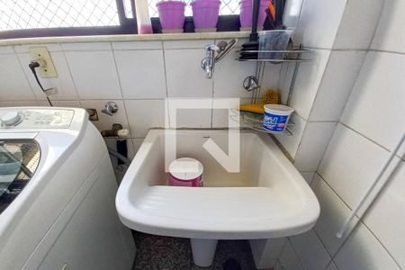 Apartamento à venda com 101m², 3 quartos e 2 vagas Apartamento à venda com 101m², 3 quartos e 2 vagasÁrea de Serviço