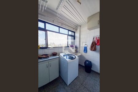 Apartamento à venda com 101m², 3 quartos e 2 vagas Apartamento à venda com 101m², 3 quartos e 2 vagasÁrea de Serviço