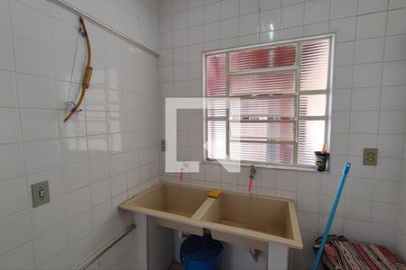 Casa à venda com 182m², 3 quartos e 2 vagas Casa à venda com 182m², 3 quartos e 2 vagasÁrea de Serviço