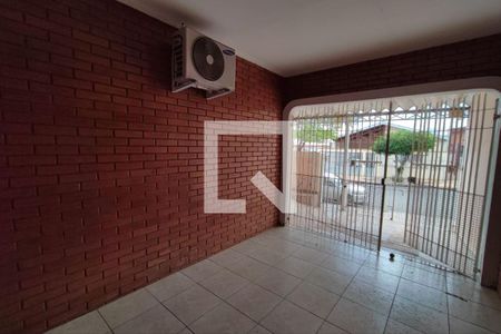 Casa à venda com 182m², 3 quartos e 2 vagas Casa à venda com 182m², 3 quartos e 2 vagasGaragem