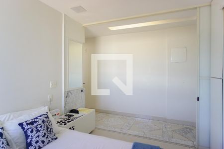 Apartamento à venda com 70m², 2 quartos e 2 vagas Apartamento à venda com 70m², 2 quartos e 2 vagasSuíte 2