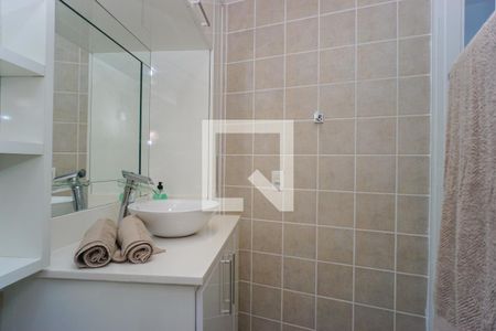 Apartamento à venda com 70m², 2 quartos e 2 vagas Apartamento à venda com 70m², 2 quartos e 2 vagasBanheiro da Suíte 2