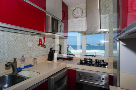 Apartamento à venda com 70m², 2 quartos e 2 vagas Apartamento à venda com 70m², 2 quartos e 2 vagasCozinha e Área de Serviço
