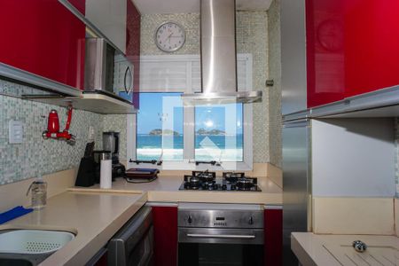 Apartamento à venda com 70m², 2 quartos e 2 vagas Apartamento à venda com 70m², 2 quartos e 2 vagasCozinha e Área de Serviço