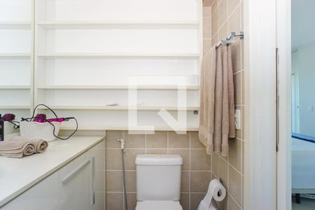 Apartamento à venda com 70m², 2 quartos e 2 vagas Apartamento à venda com 70m², 2 quartos e 2 vagasBanheiro da Suíte 1