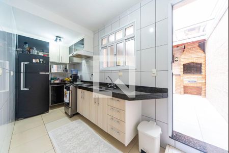 Casa à venda com 153m², 2 quartos e 3 vagas Casa à venda com 153m², 2 quartos e 3 vagasCozinha