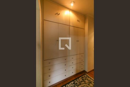 Apartamento à venda com 123m², 4 quartos e 2 vagasQuarto 3 - Armários