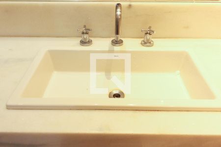 Apartamento à venda com 75m², 2 quartos e 1 vagaBanheiro da Suíte