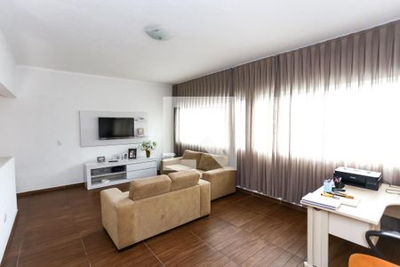 Casa à venda com 460m², 3 quartos e 4 vagas Casa à venda com 460m², 3 quartos e 4 vagassala TV