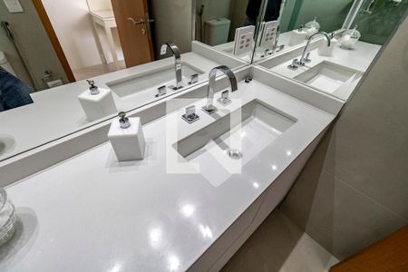 Apartamento à venda com 140m², 3 quartos e 2 vagas Apartamento à venda com 140m², 3 quartos e 2 vagasBanheiro 03 da Suíte 03 - Torneira