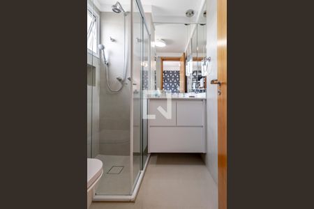 Apartamento à venda com 140m², 3 quartos e 2 vagas Apartamento à venda com 140m², 3 quartos e 2 vagasBanheiro 02 da Suíte 02