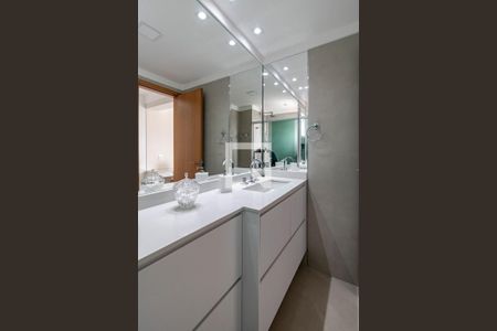 Apartamento à venda com 140m², 3 quartos e 2 vagas Apartamento à venda com 140m², 3 quartos e 2 vagasBanheiro 03 da Suíte 03