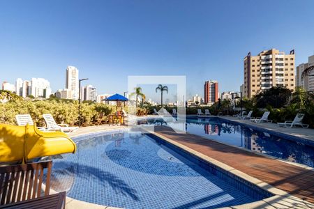 Apartamento à venda com 140m², 3 quartos e 2 vagas Apartamento à venda com 140m², 3 quartos e 2 vagasÁrea comum - Piscina