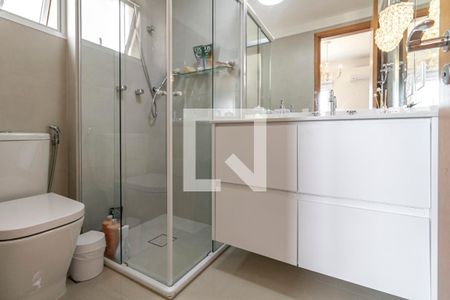 Apartamento à venda com 140m², 3 quartos e 2 vagas Apartamento à venda com 140m², 3 quartos e 2 vagasBanheiro 01 da Suíte 01