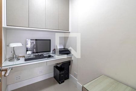 Apartamento à venda com 140m², 3 quartos e 2 vagas Apartamento à venda com 140m², 3 quartos e 2 vagasEscritório