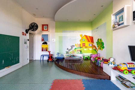 Apartamento à venda com 140m², 3 quartos e 2 vagas Apartamento à venda com 140m², 3 quartos e 2 vagasÁrea comum - Brinquedoteca