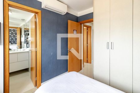 Apartamento à venda com 140m², 3 quartos e 2 vagas Apartamento à venda com 140m², 3 quartos e 2 vagasQuarto 02 Suíte