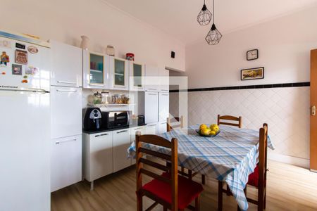 Casa à venda com 231m², 3 quartos e 2 vagas Casa à venda com 231m², 3 quartos e 2 vagasCozinha