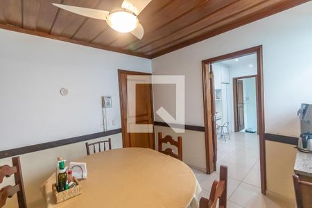 Casa à venda com 600m², 4 quartos e 5 vagas Casa à venda com 600m², 4 quartos e 5 vagasCopa