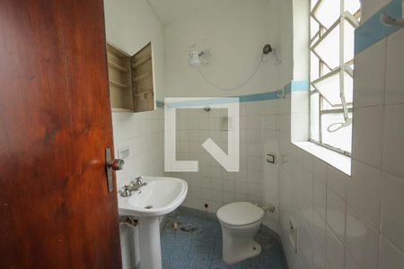 Casa à venda com 317m², 7 quartos e 2 vagas Casa à venda com 317m², 7 quartos e 2 vagasBanheiro - Edícula