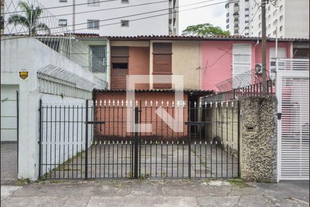 Casa à venda com 128m², 3 quartos e 2 vagasFachada