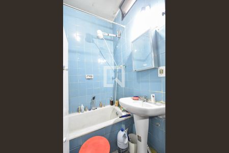 Casa à venda com 128m², 3 quartos e 2 vagasBanheiro 02