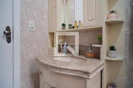 Casa à venda com 170m², 3 quartos e 2 vagasBanheiro 2