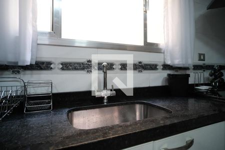 Casa à venda com 170m², 3 quartos e 2 vagasCozinha