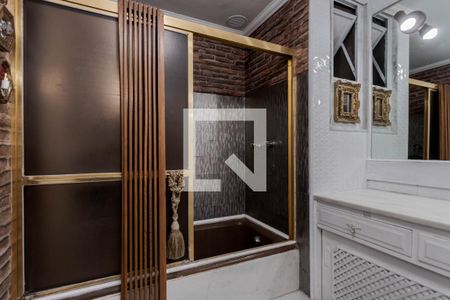 Apartamento à venda com 127m², 3 quartos e 2 vagas Apartamento à venda com 127m², 3 quartos e 2 vagasBanheiro da Suíte