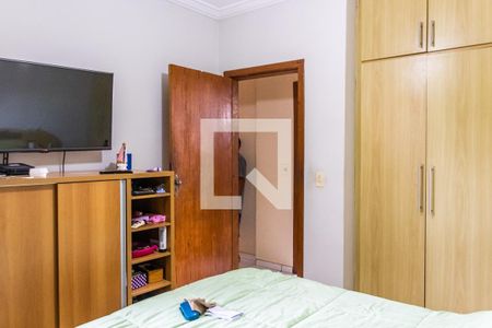 Casa à venda com 360m², 5 quartos e 2 vagas Casa à venda com 360m², 5 quartos e 2 vagasSuíte