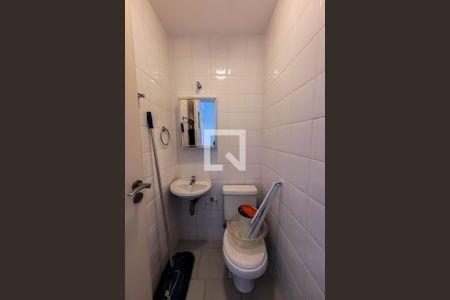 Apartamento para alugar com 186m², 4 quartos e 3 vagas Apartamento para alugar com 186m², 4 quartos e 3 vagasBanheiro de Serviço