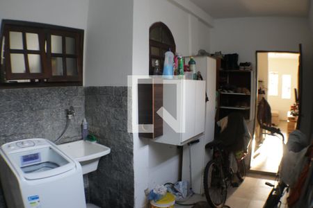 Casa à venda com 320m², 3 quartos e 1 vagaÁrea de Serviço