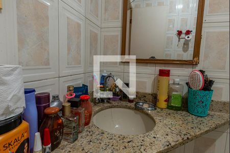 Casa de condomínio à venda com 180m², 3 quartos e 1 vagaBanheiro