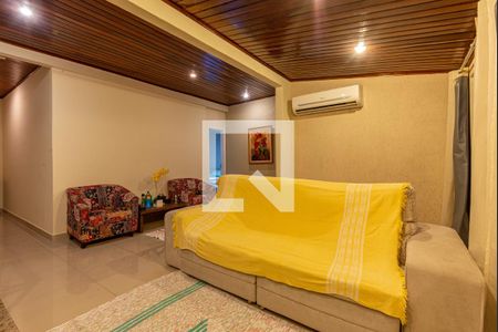 Casa de condomínio à venda com 180m², 3 quartos e 1 vagaSala de TV