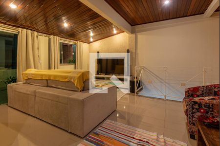 Casa de condomínio à venda com 180m², 3 quartos e 1 vagaSala de TV