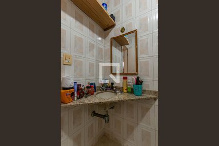 Casa de condomínio à venda com 180m², 3 quartos e 1 vagaBanheiro