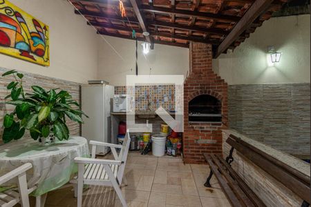 Casa de condomínio à venda com 180m², 3 quartos e 1 vagaChurrasqueira