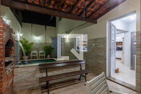 Casa de condomínio à venda com 180m², 3 quartos e 1 vagaChurrasqueira