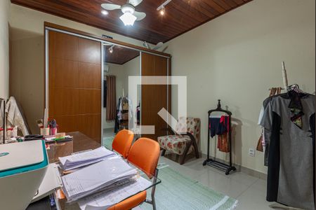 Casa de condomínio à venda com 180m², 3 quartos e 1 vagaQuarto 1