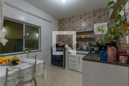 Casa de condomínio à venda com 180m², 3 quartos e 1 vagaCozinha