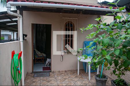 Casa à venda com 100m², 1 quarto e 4 vagas Casa à venda com 100m², 1 quarto e 4 vagasfachada