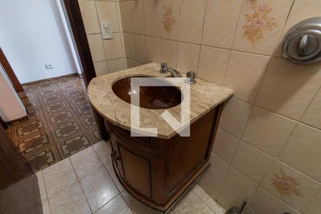 Casa à venda com 104m², 2 quartos e 2 vagas Casa à venda com 104m², 2 quartos e 2 vagasBanheiro Corredor