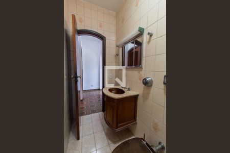 Casa à venda com 104m², 2 quartos e 2 vagas Casa à venda com 104m², 2 quartos e 2 vagasBanheiro Corredor