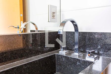 Apartamento à venda com 98m², 3 quartos e 2 vagasDetalhe do Banheiro da Suite