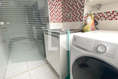Apartamento à venda com 70m², 3 quartos e 1 vagaÁrea de Serviço