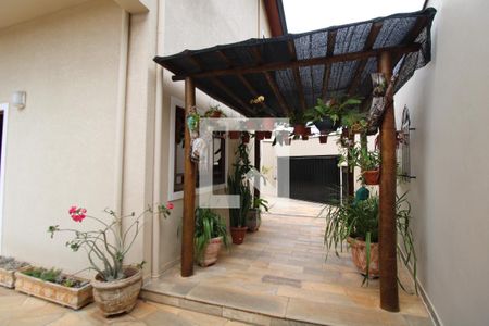 Casa à venda com 411m², 4 quartos e 5 vagasQuintal