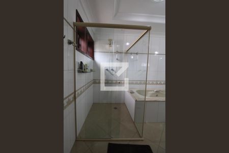 Casa à venda com 411m², 4 quartos e 5 vagasBanheiro da Suíte 4