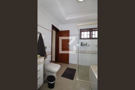 Casa à venda com 411m², 4 quartos e 5 vagasBanheiro da Suíte 4