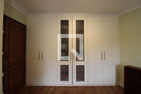 Casa à venda com 411m², 4 quartos e 5 vagasQuarto 1 (suíte)