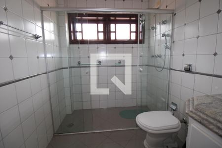 Casa à venda com 411m², 4 quartos e 5 vagasBanheiro da Suíte 3